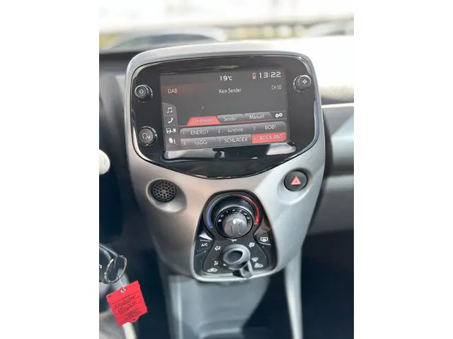 Toyota Aygo 1.0 VVT-i x-play, AUTOMAAT 2021 Benzine 9