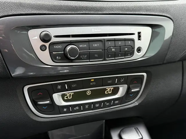 Renault Scénic Xmod 1.2 TCe Bose 2014 Benzine 21