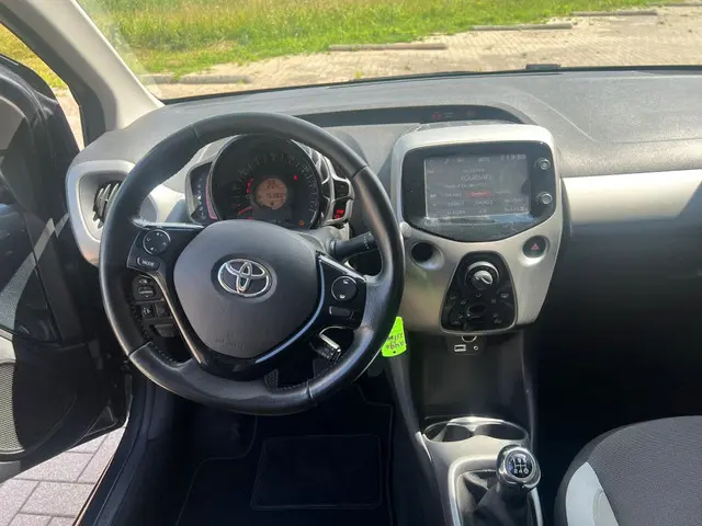 Toyota Aygo 1.0 VVT-i x-play 2017 Benzine 20