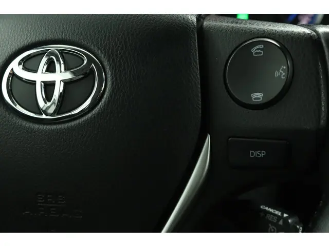 Toyota Auris 1.8 Hybrid Executive 2013 Hybride Benzine 21