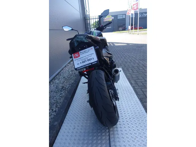 Kawasaki Z800 ABS 2016 Benzine 5