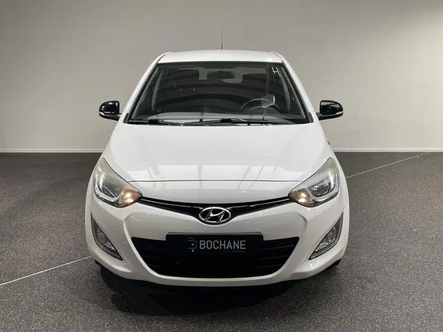 Hyundai i20 1.2i Go! 2015 Benzine 21