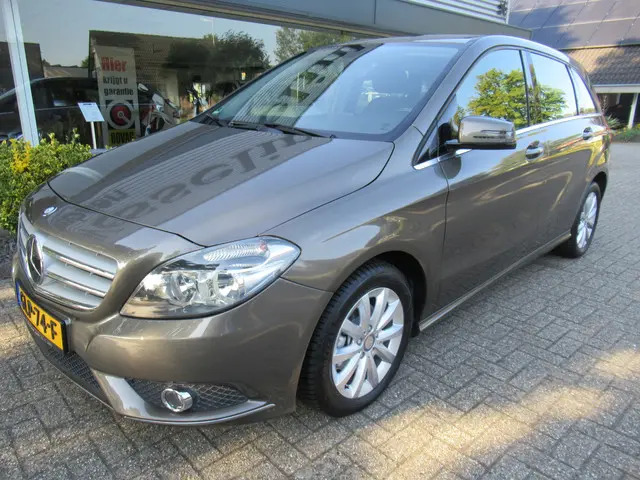 Mercedes-Benz B-Klasse 180 Automaat 2012 Benzine