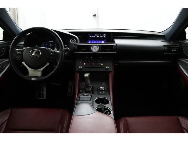 Lexus RC 300h F Sport Line 2016 Hybride Benzine 4