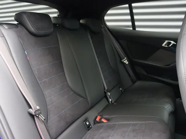 BMW 1 Serie 5-deurs 120 2025 Benzine 10