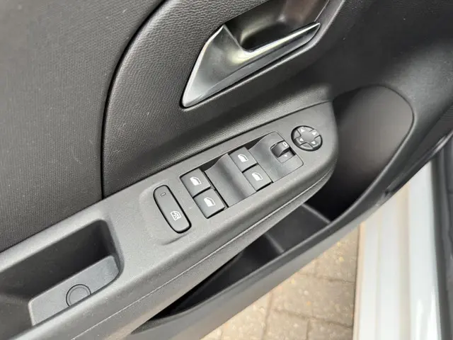 Opel Corsa 1.2 Edition 2023 Benzine 10
