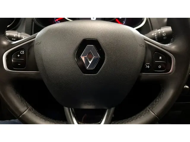 Renault Clio Estate 0.9 TCe Limited 2019 Benzine 8