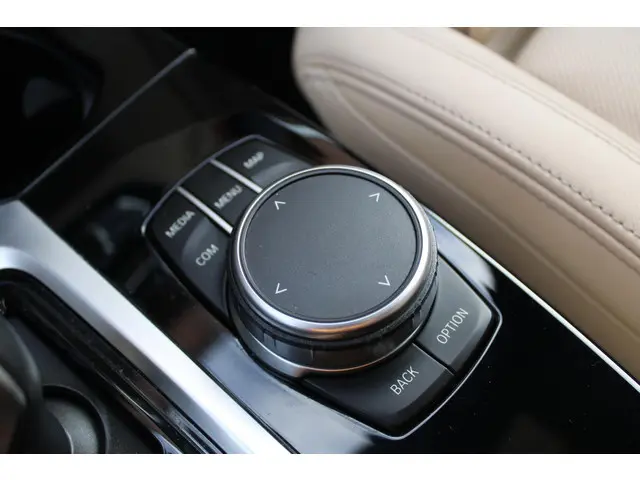 BMW X3 xDrive30e High Executive 2020 Hybride Benzine 12