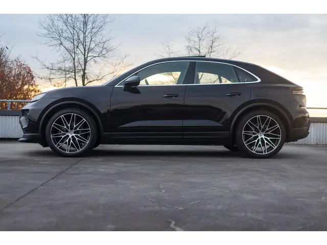 Porsche Macan 4 (nw pr 129K) 2024 Elektrisch 3