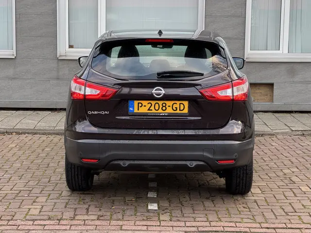 Nissan QASHQAI 1.2 Acenta 2015 Benzine 4
