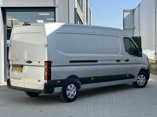 Nissan Interstar 2