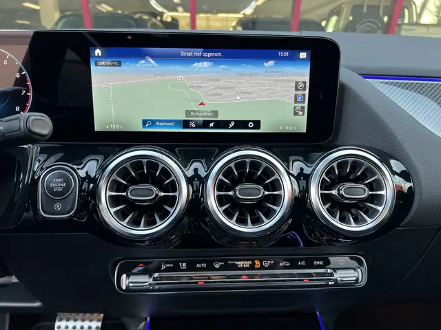 Mercedes-Benz B-Klasse 180 AMG Line 2023 Benzine 26