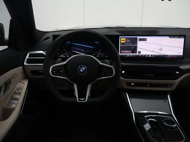 BMW 3 Serie Touring 330e 2025 Hybride Benzine 18