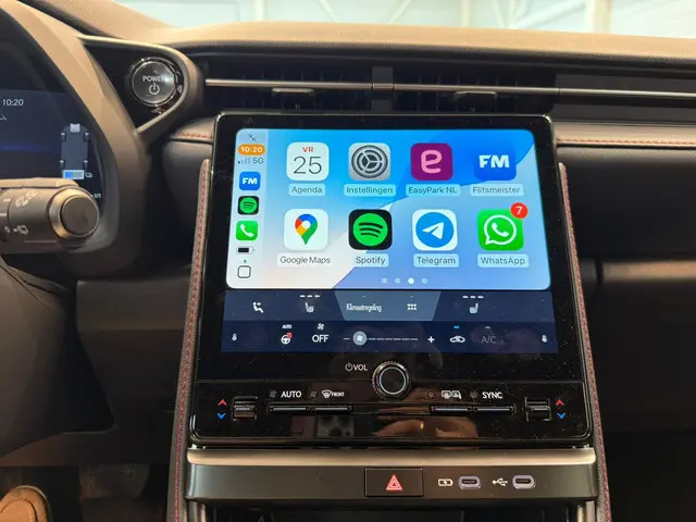 Lexus LBX Elegant 2WD + Tech Pack 2025 Hybride Benzine 7