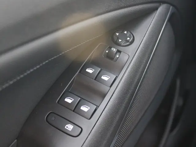 Opel Crossland 1.2 Turbo Elegance 2022 Benzine 30