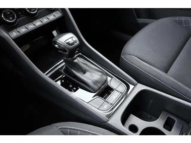 Škoda Karoq 1.5 TSI ACT Style 2021 Benzine 25