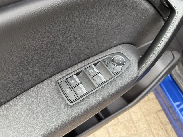 Renault Captur 1.3 TCe 140 PK Intens 2022 Benzine 25