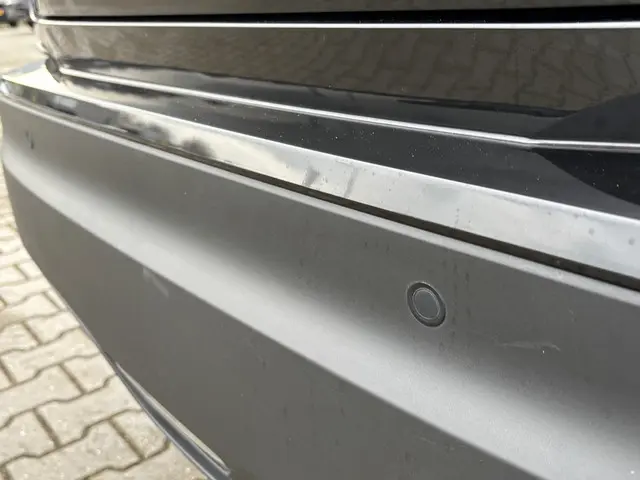 Toyota C-HR 1.8 Hybrid Style Luxury 2022 Hybride Benzine 7