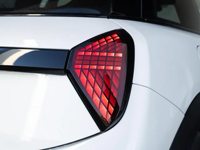 MINI 3-Deurs Cooper C 2025 Benzine 18