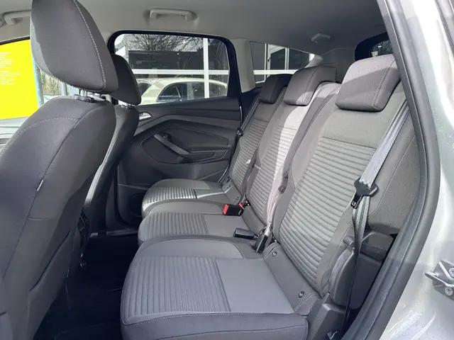 Ford C-MAX 1.5 Titanium 2017 Benzine 12