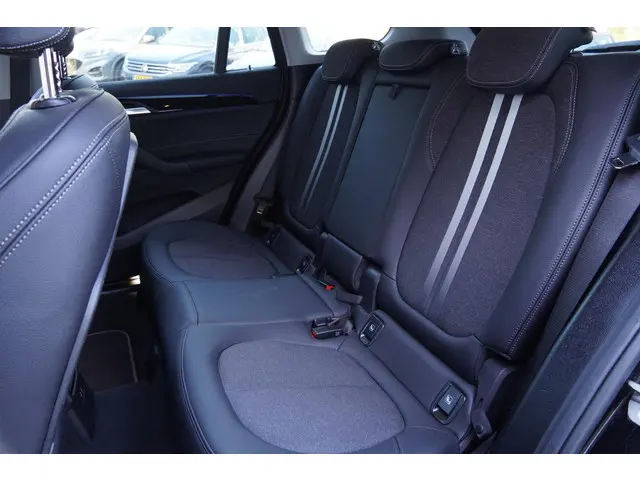 BMW X1 sDrive18i Executive Edition 2021 Benzine 10