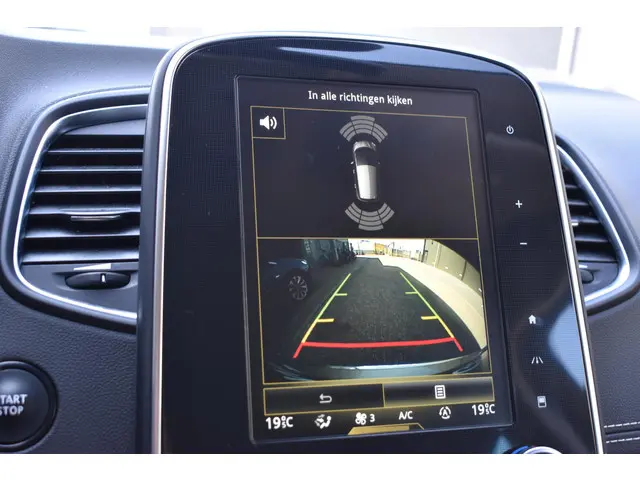 Renault Scénic TCe 140 EDC Bose 2019 Benzine 18