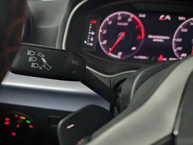 SEAT Ibiza 1.0 EcoTSI FR Business Connect 2025 Benzine 23