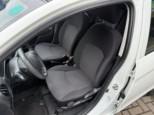 Mitsubishi Space Star 1.0 Cool+ 2018 Benzine 8