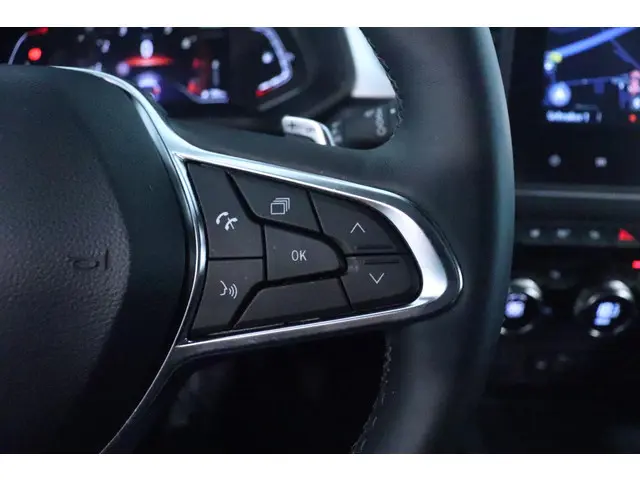 Renault Captur 1.3 160 Pk techno Automaat 2023 Benzine 24