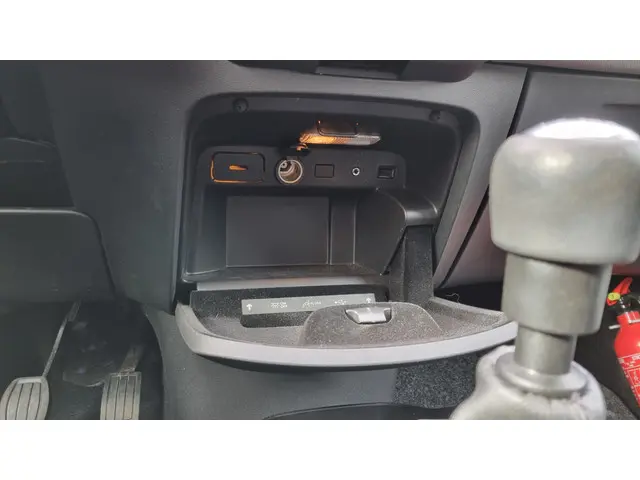Citroën C4 Picasso 1.2 PureTech Selection 2017 Benzine 19