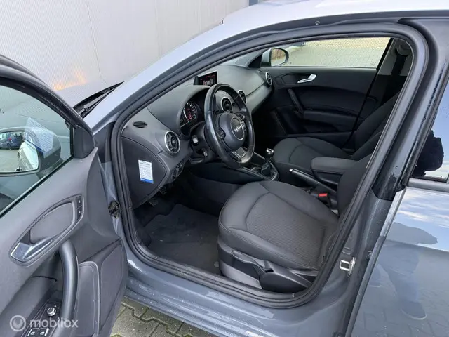 Audi A1 Sportback 1.0 TFSI Jaar apk 2017 Benzine 8