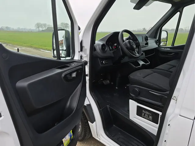 Mercedes-Benz Sprinter 317 1.9 CDI L2 H2 RWD 2022 Diesel 17