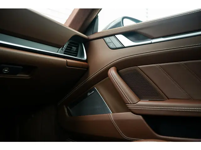 Porsche 911 3.8 Turbo S 2023 Benzine 28