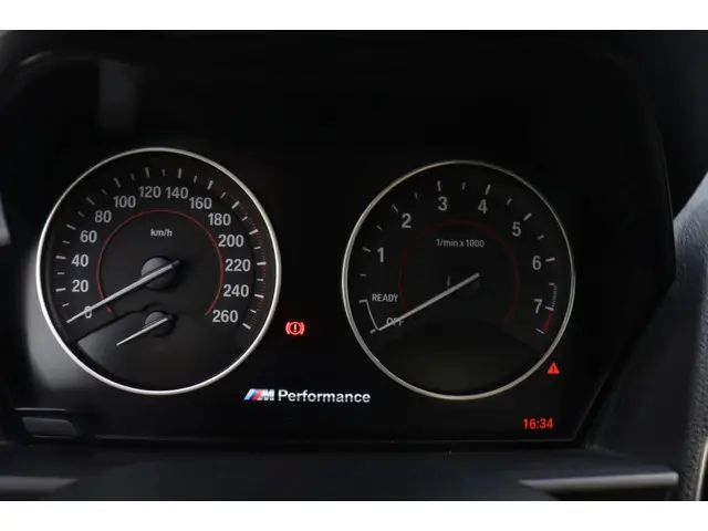 BMW 1 Serie 125i M-sport Led ALL-Black 2016 Benzine 18