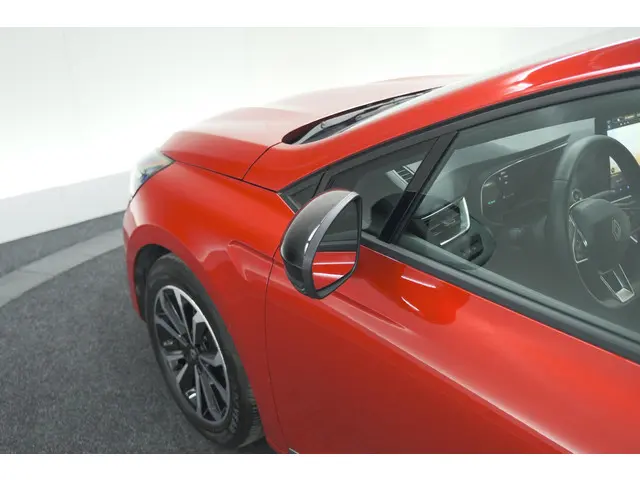 Renault Clio 1.0 TCe 90 GPF techno 2025 Benzine 23