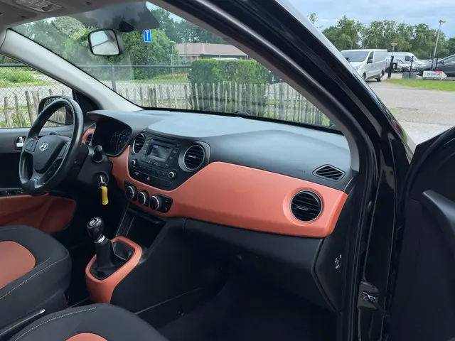 Hyundai i10 1.0i i-Motion Airco, USB, 14 inch 2014 Benzine 21