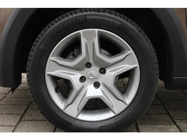 Dacia Logan MCV TCe 90 Stepway 2018 Benzine 28