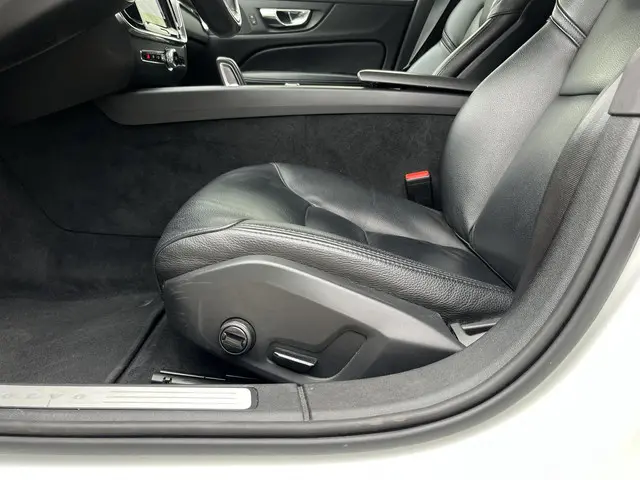 Volvo V60 2.0 B3 Business Pro 2020 Benzine 21