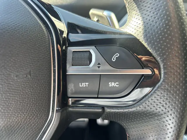 Peugeot 3008 1.2 PureTech GT -Line automaat 2017 Benzine 13