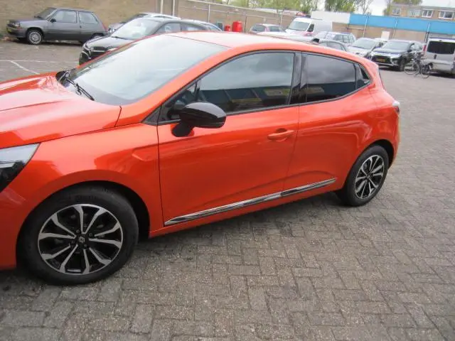 Renault Clio 1.0 TCe 90 Techno+Pack Winter 2024 Benzine 3