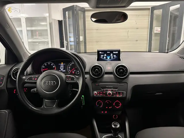 Audi A1 Sportback 1.0 TFSI Adrenalin S-LINE 2017 Benzine 8