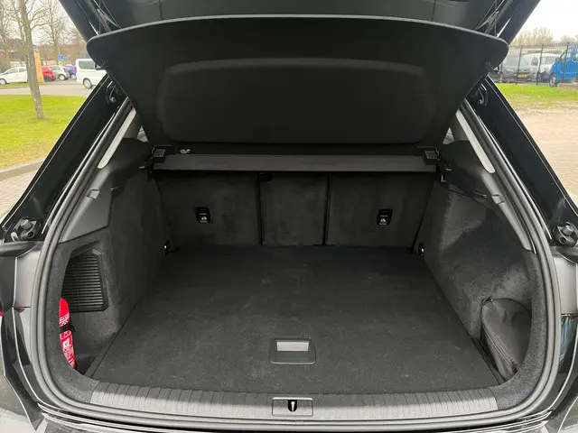 Audi Q3 45 TFSI e edition Plug-in 2024 Hybride Benzine 5