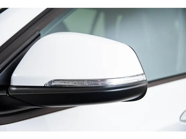 BMW X1 xDrive25e High Executive 2022 Hybride Benzine 24