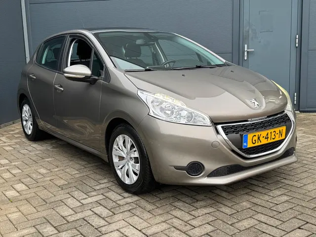 Peugeot 208 1.2 VTi Allure / Pano / Led / Pdc 2014 Benzine 3