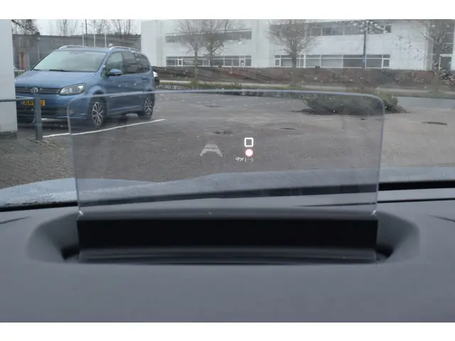 Citroën C4 Puretech 130 EAT8 Shine 2021 Benzine 13