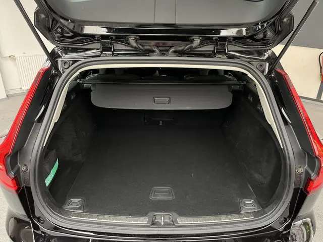 Volvo V60 2.0 B3 Momentum Advantage 2021 Benzine 13