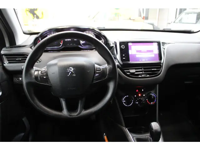 Peugeot 208 1.2 PureTech Blue Lion 2016 Benzine 10