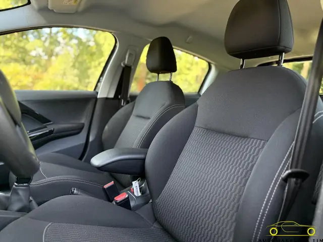 Peugeot 208 1.2 PureTech / Orig. NL / 1e eig. 2018 Benzine 39