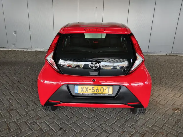 Toyota Aygo 1.0 VVT-i x-fun 2019 Benzine 6