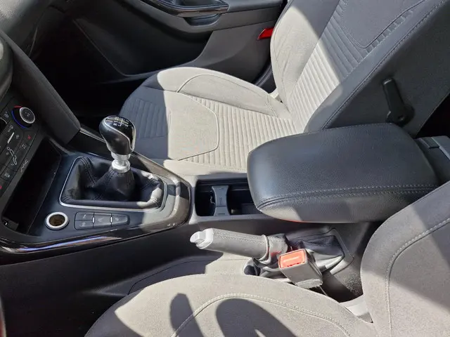 Ford Focus Wagon 1.0 Titanium Edition 2015 Benzine 14